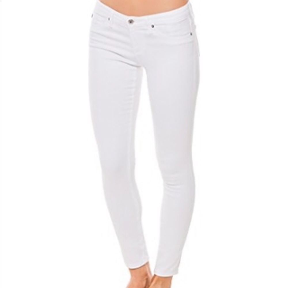 *Like NEW* AG “The Legging” Jeans size 25 white
